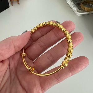 NWT Pebby Forevee Gold Expandable Bangle